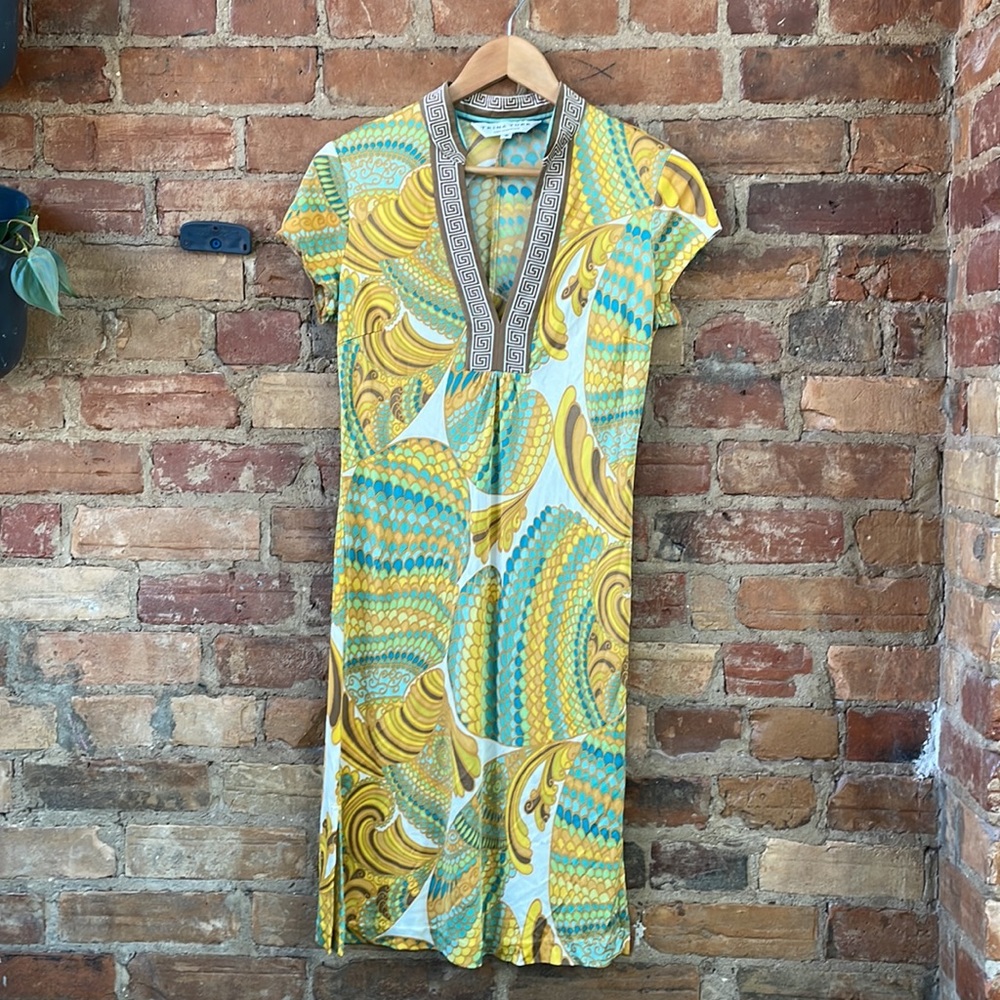 Trina Turk silk jersey dress size 8 - with belt - multi color